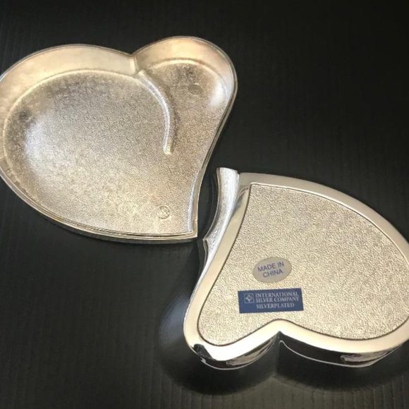 International Silver Company Heart Jewelry Box - Picture 5 of 6